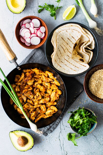 Idée de recette de tacos au poulet frais fait maison