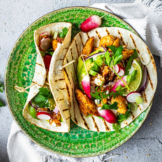 Idée de recette de tacos au poulet frais fait maison