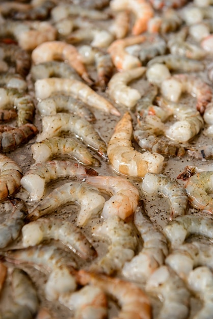 Image recadrée de crevettes royales fraîches