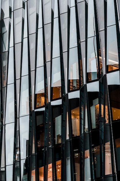 Immeubles de bureaux modernes de gratte-ciel dans la ville