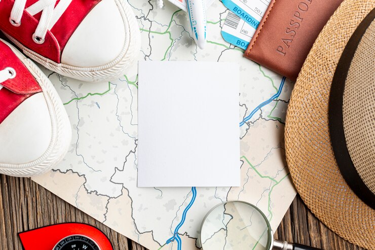 Photo gratuit les indispensables du kit de voyage