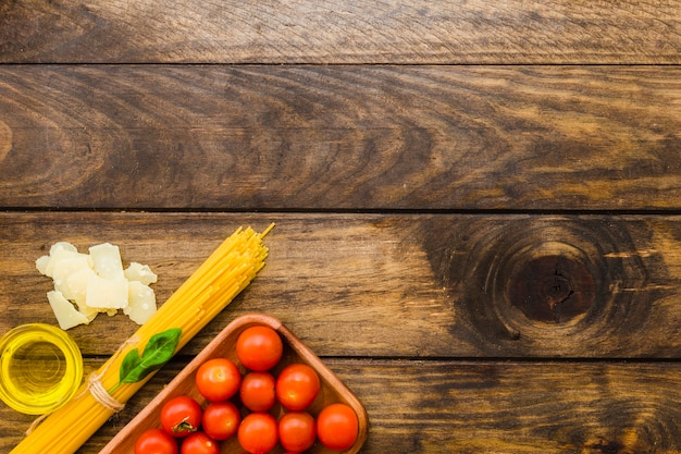 Ingrédients frais pour les spaghettis