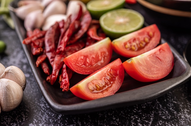 Les ingrédients de la salade de papaye comprennent la papaye.