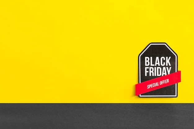 Inscription de l&#39;offre spéciale Black Friday sur fond jaune