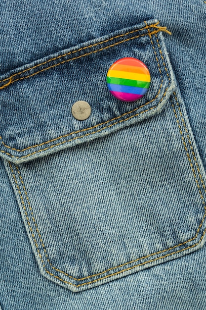 Insigne de la Pride LGBT Society Day sur un jean