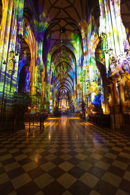 Intérieur de la cathédrale Saint-Etienne. Vienne