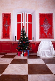 Intérieur de christimas en rouge vintage room studio shot