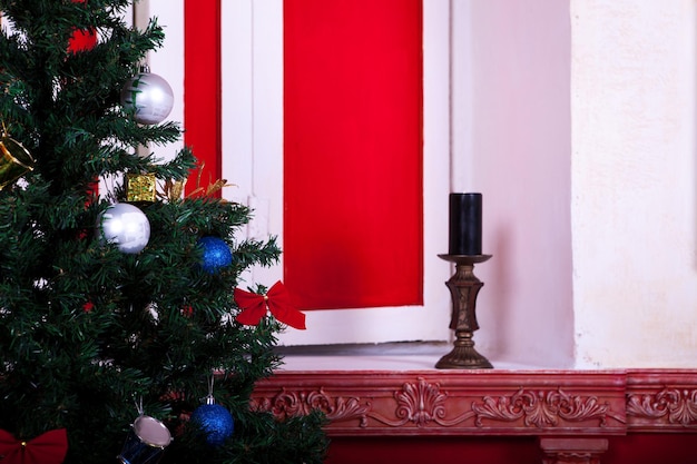 Photo gratuite intérieur de christimas en rouge vintage room studio shot