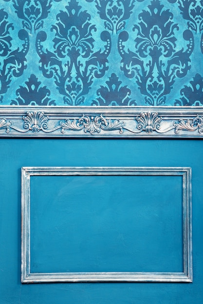 Photo gratuite intérieur sur salle vintage aux couleurs bleues. antique et rétro. intérieur vintage riche. intérieur de la maison