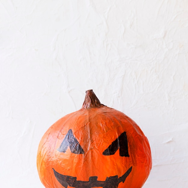 Photo gratuite jack-o-lantern en papier mignon pour la fête d'halloween