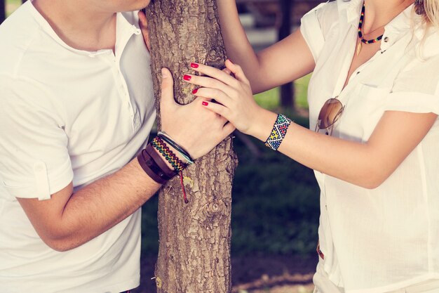 Jeune couple amoureux