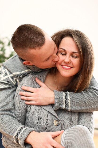 jeune couple amoureux