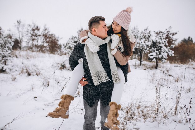 Jeune couple à winter park
