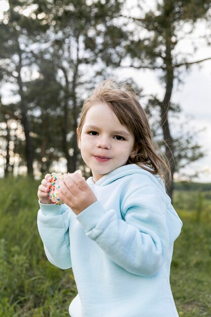 Jeune, Dehors, manger, dessert