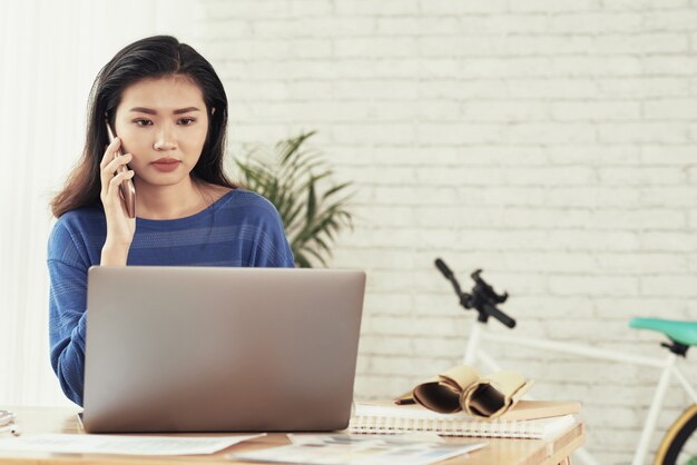 Jeune femme d'affaires