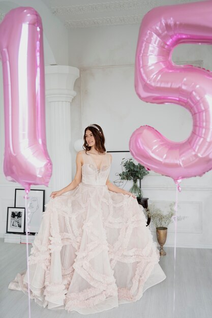 Jeune femme célébrant sa quinceanera