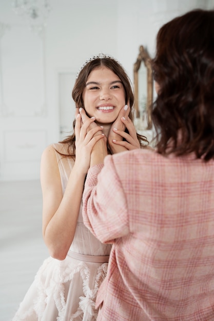 Jeune femme célébrant sa quinceanera