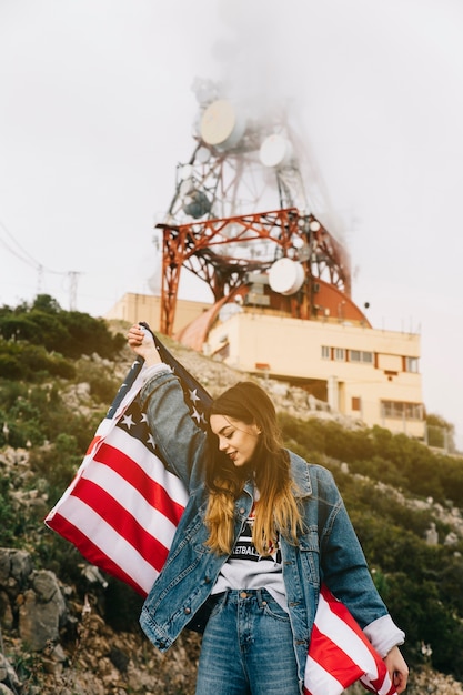 Photo gratuite jeune femme fête le 4 juillet