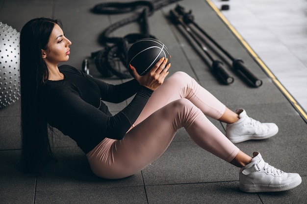 Jeune femme, formation, à, les, gymnase, à, équipement