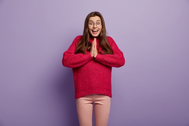 Jeune femme, porter, vêtements colorés