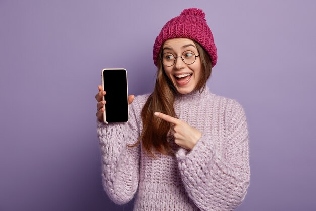 Jeune femme, porter, vêtements hiver