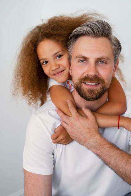 Jeune fille adoptée par un couple