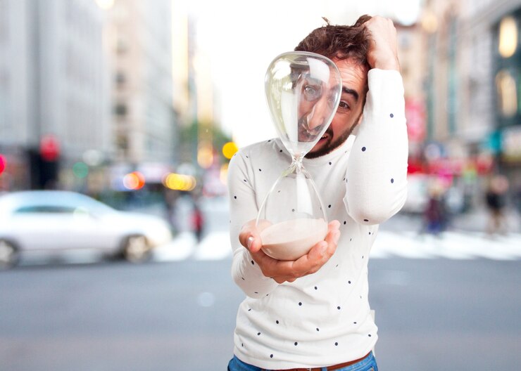 Photo gratuit jeune homme triste expression