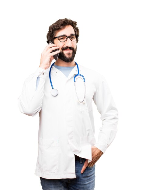 Jeune médecin avec un smartphone