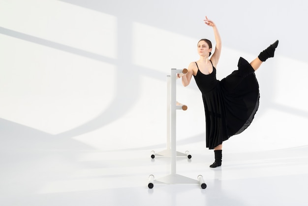 Jeune, professionnel, femme, danse, grâce