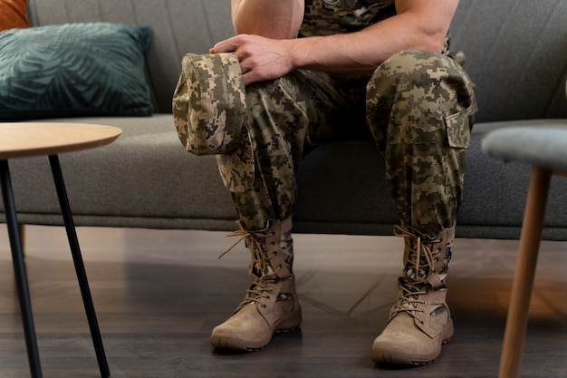 Jeune soldat touché par l'effet ptsd