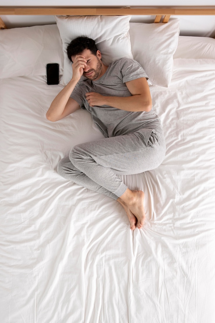 Photo gratuit jeune souffrant d'anxiété
