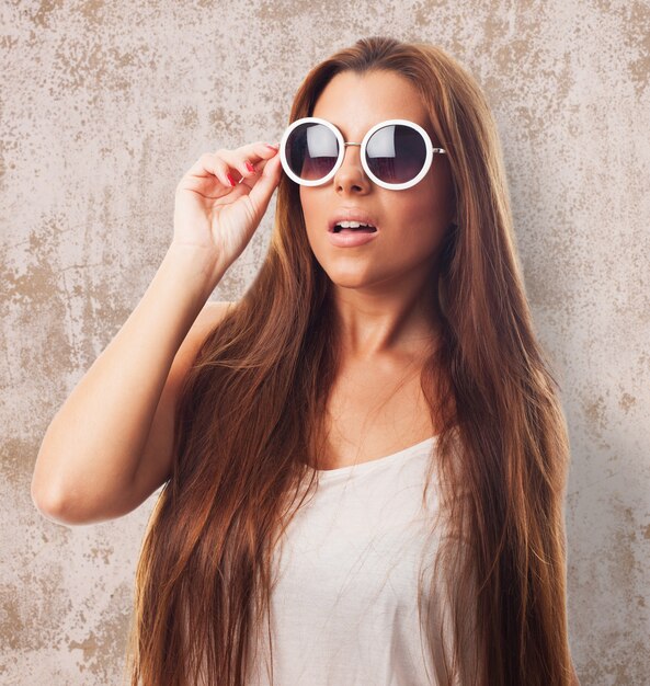 jeunes lunettes de beauté femme de vacances