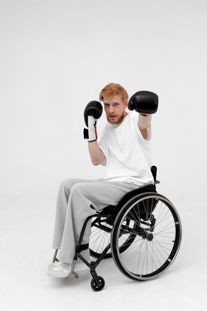 Joueur de boxe handicapé en fauteuil roulant