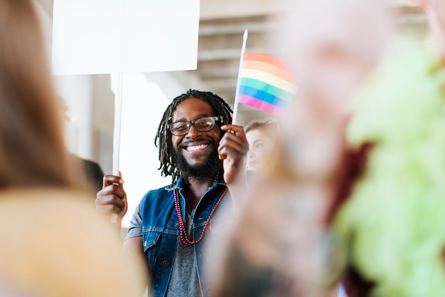 Photo gratuite joyeux gay pride et festival lgbt