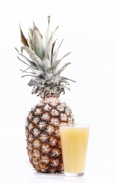 Jus d'ananas avec ananas frais