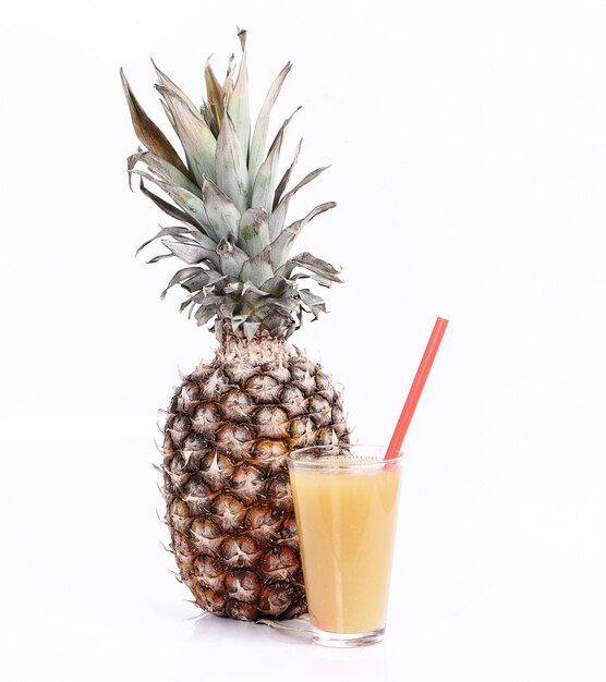 Jus d'ananas avec ananas frais