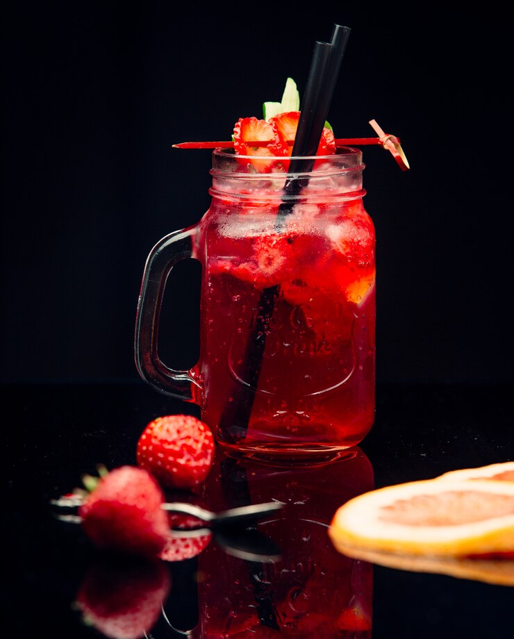 Photo gratuit jus de fraise en pot mason