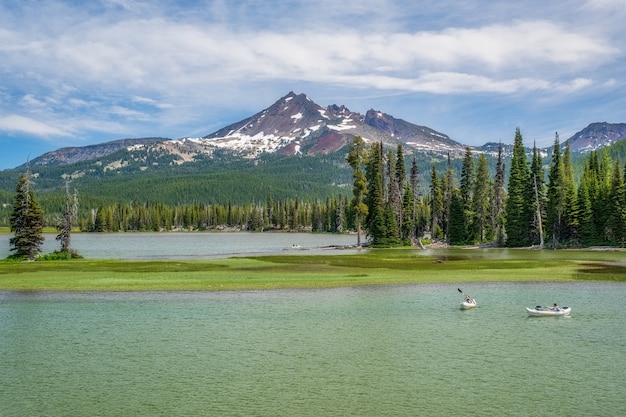 Photo gratuite kayakistes sur le lac sparks