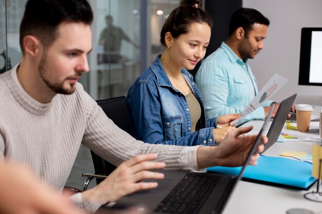 Laboratoire informatique moderne et équipé