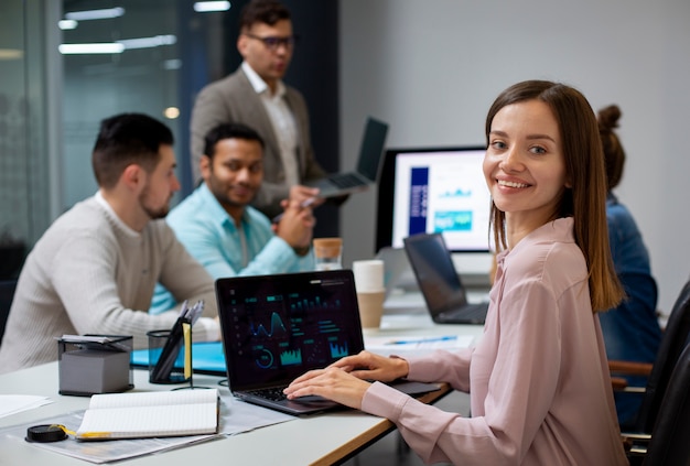 Laboratoire informatique moderne et équipé