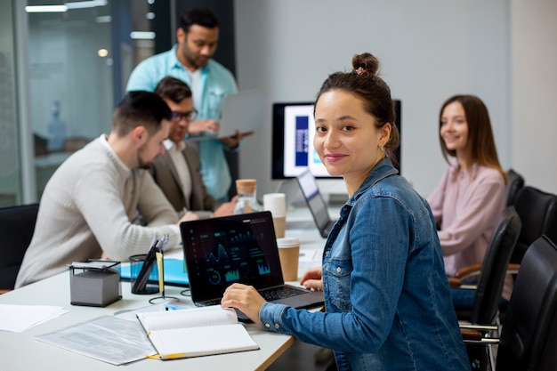 Laboratoire informatique moderne et équipé