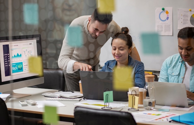 Laboratoire informatique moderne et équipé