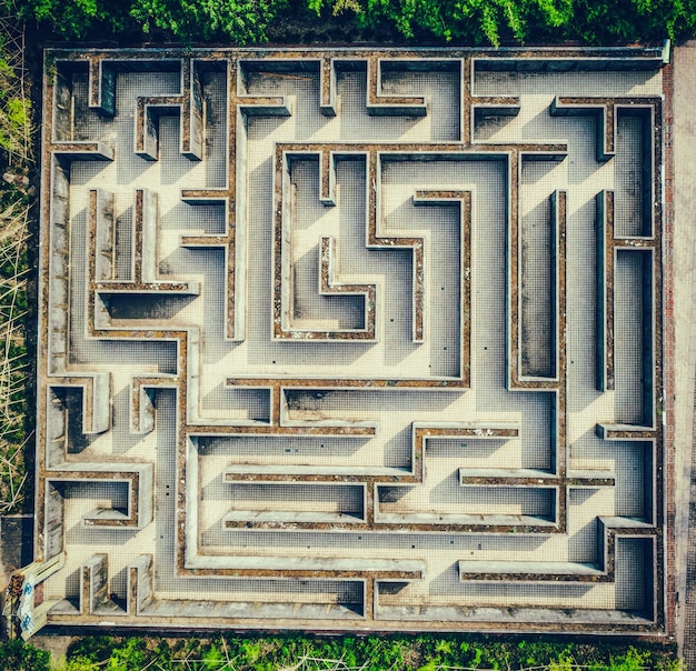 Photo gratuite labyrinthe gris, concept complexe de résolution de problèmes