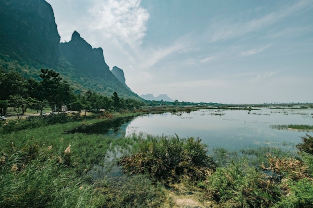 Photo gratuite lac montagne thailande