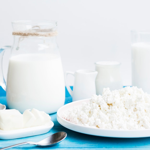 Photo gratuite lait, fromage cottage et produits laitiers