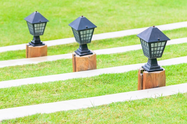 Lampe D'éclairage Avec Vue Sur Le Jardin En Plein Air