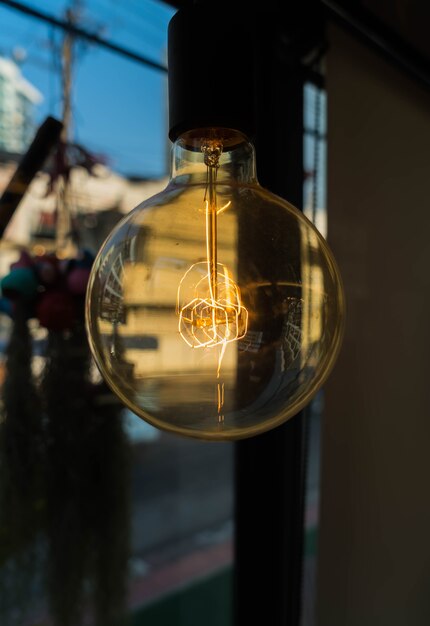 Lampes dans un café moderne