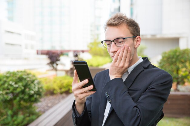 Lecture professionnelle satisfaisante et réflexion sur le message