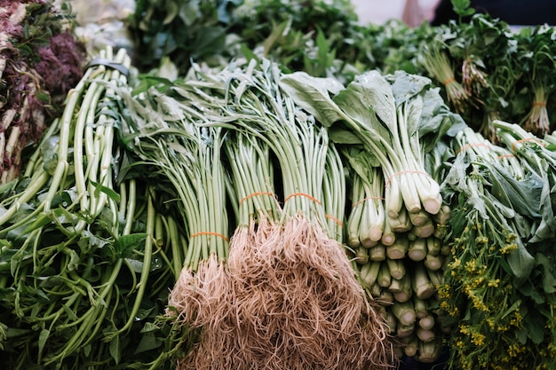 légume frais au marché