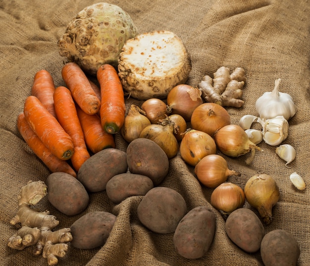 Légumes sur couverture